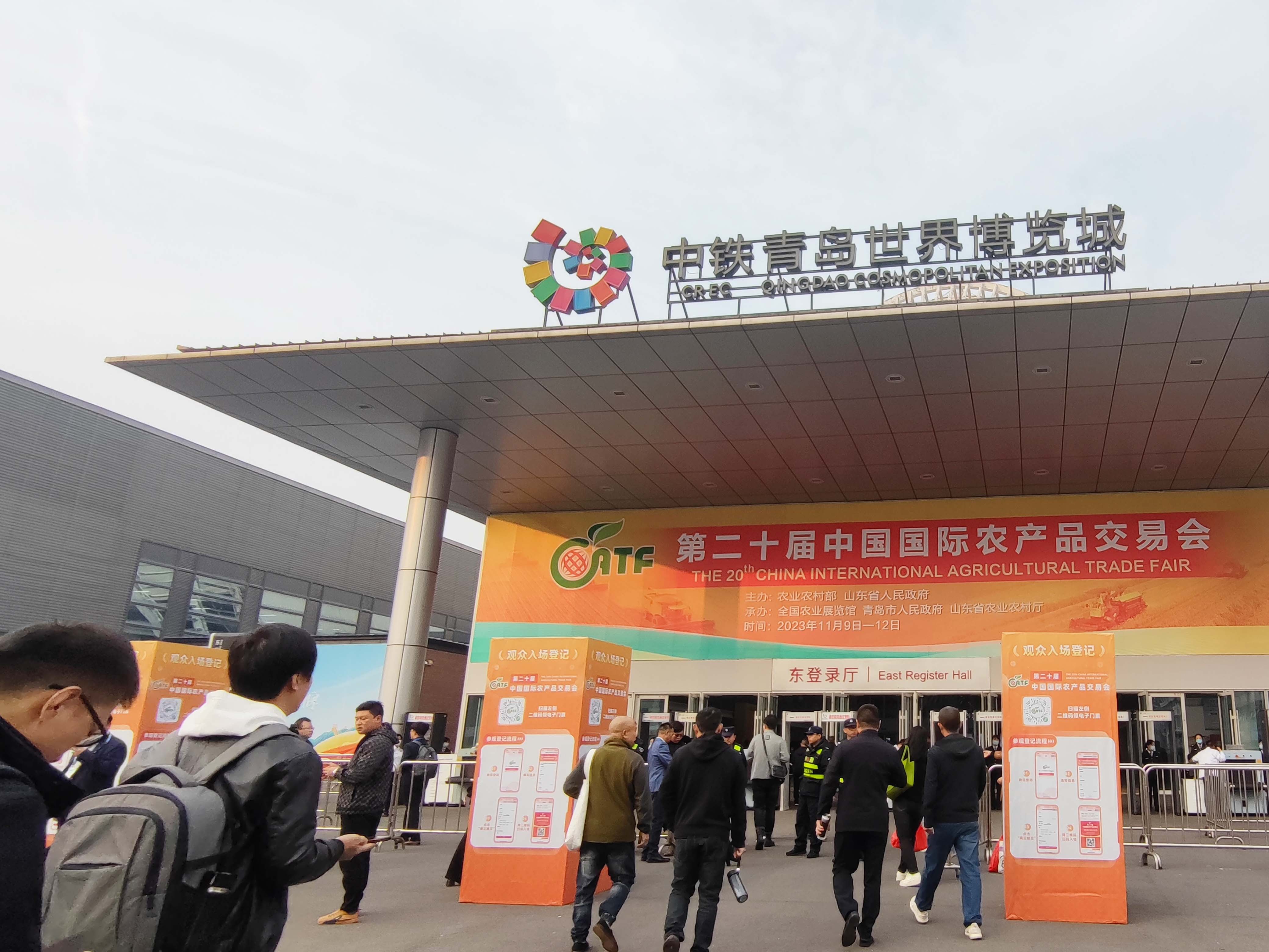 唐順興亮相第二十屆中國國際農產品交易會，港式燒臘香飄萬裏